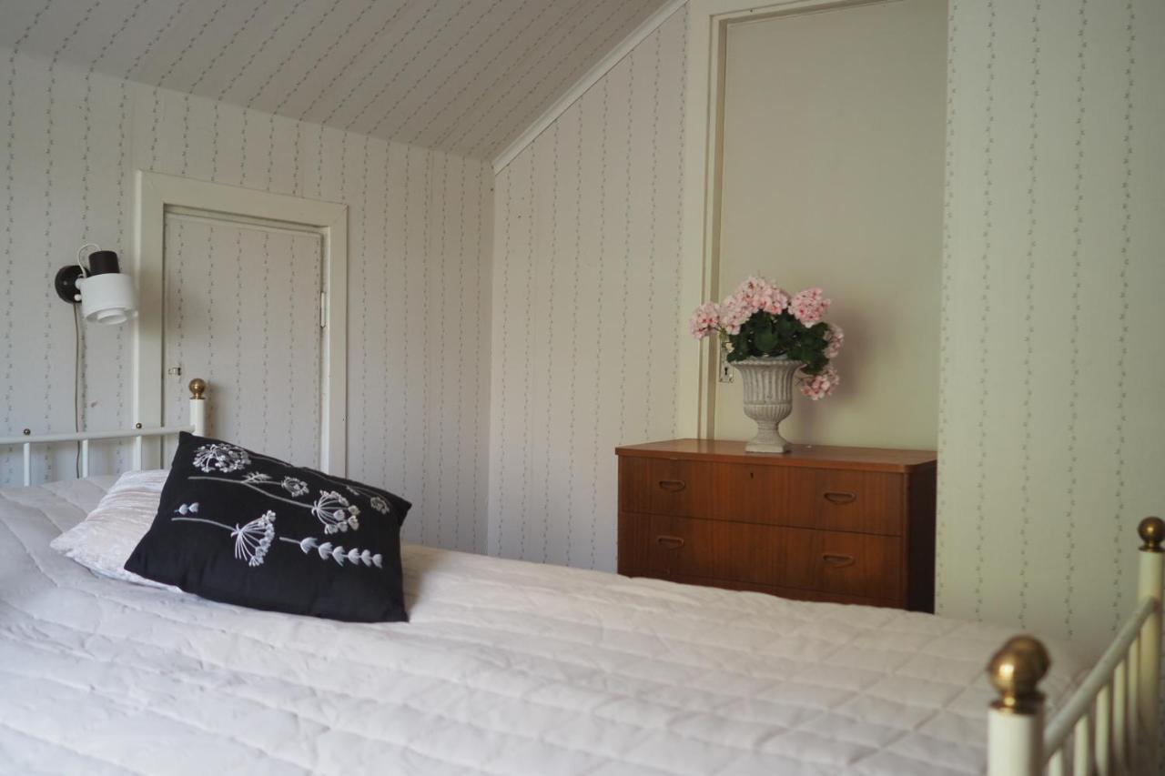 Brukshotellet Oeland - Vandrarhem Degerhamn Buitenkant foto
