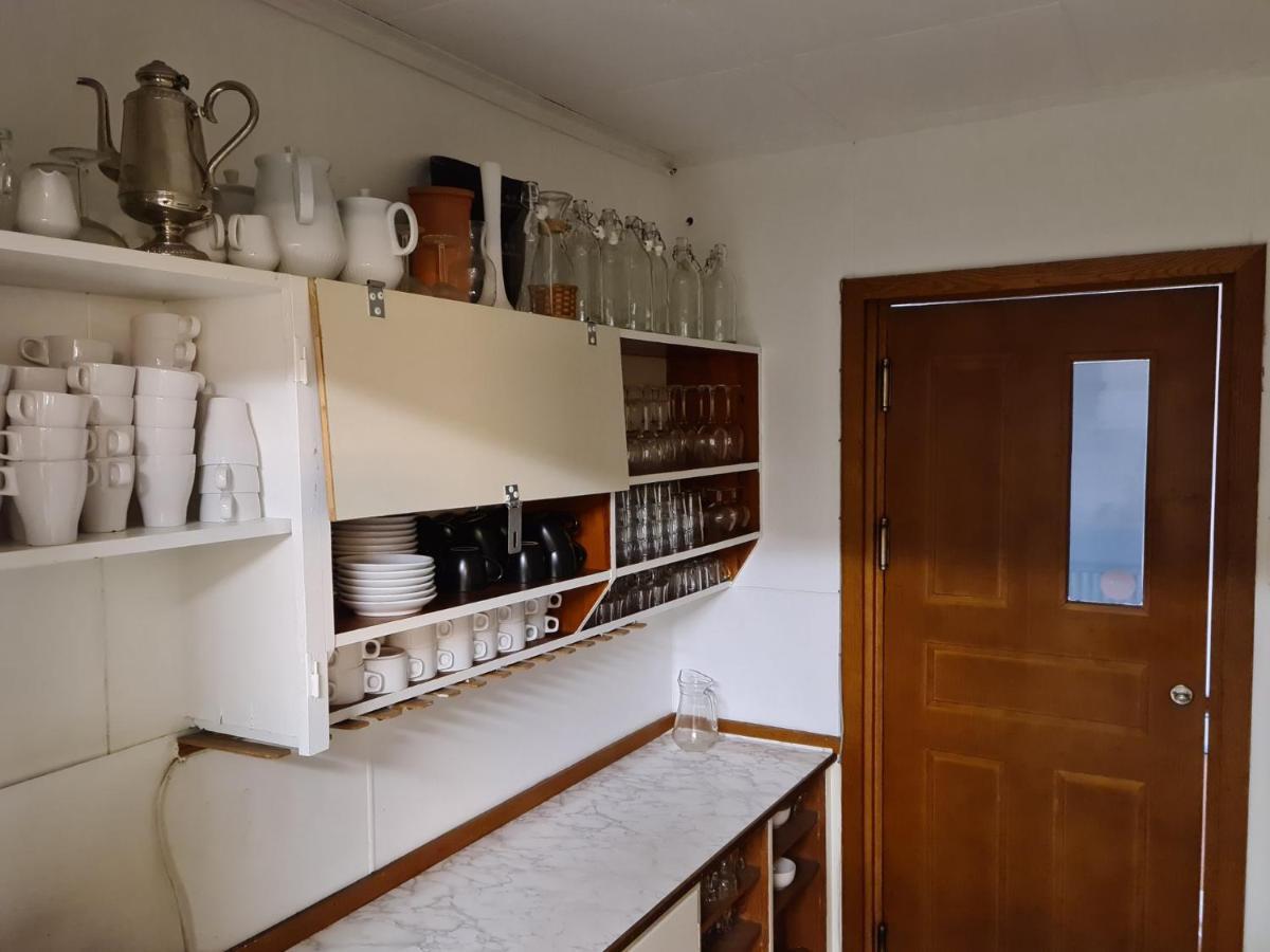 Brukshotellet Oeland - Vandrarhem Degerhamn Buitenkant foto