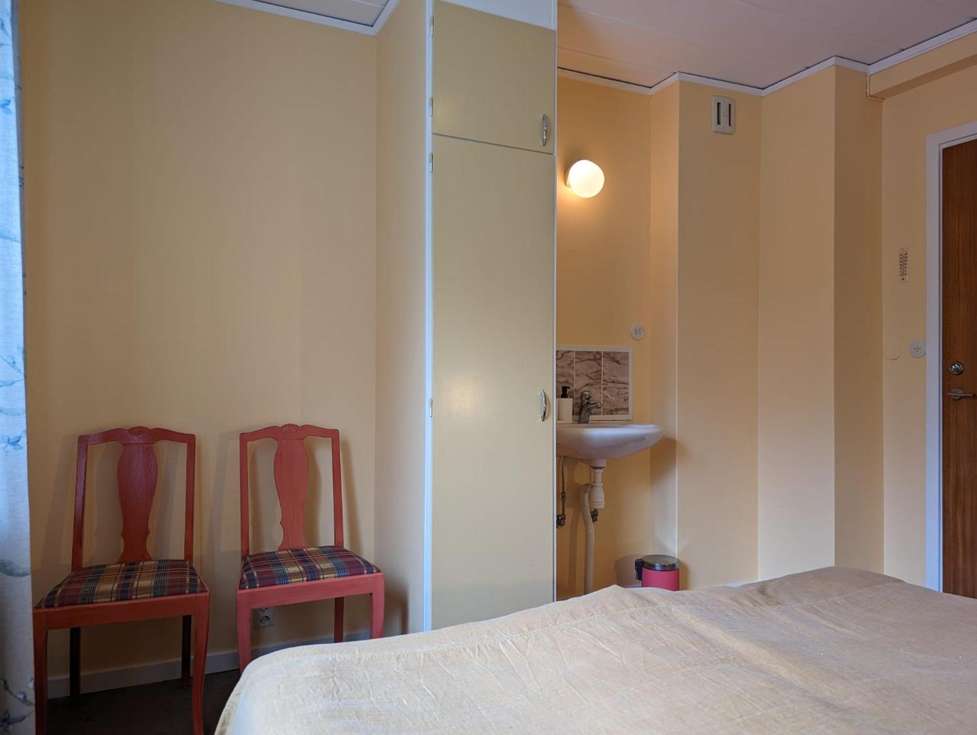 Brukshotellet Oeland - Vandrarhem Degerhamn Buitenkant foto